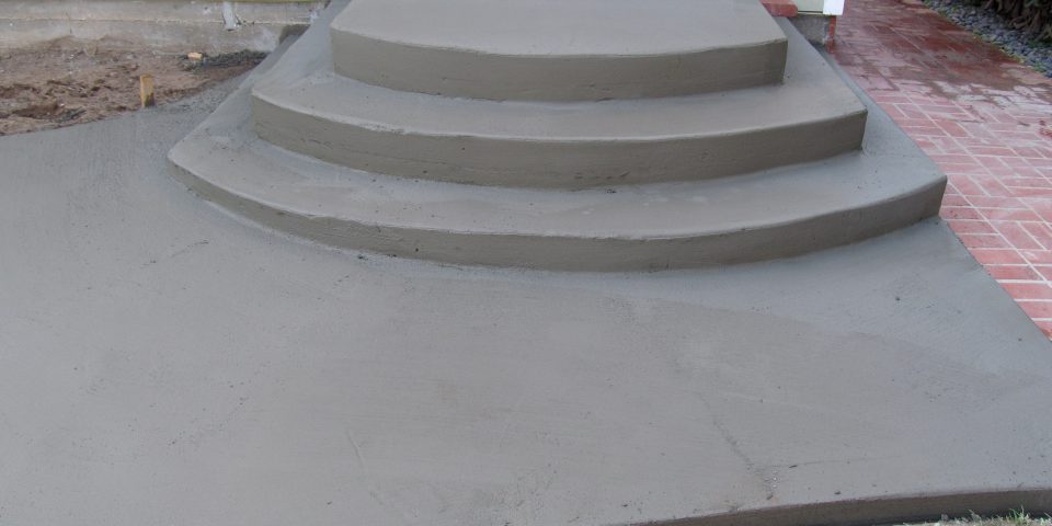 Rounded concrete stairs